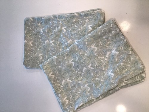 2 RAYMOND WAITES GREEN White PAISLEY FLORAL (2) STD PILLOWCASES - Bild 2 von 5