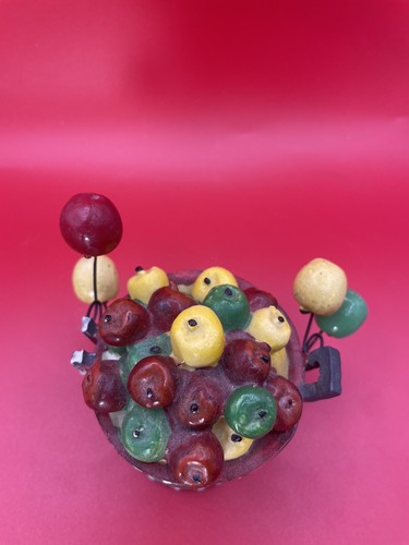 Anthropomorphic Apple Fruit Shelf Sitters Figurines -Lot Of 4- WMG 2006 - Picture 15 of 17