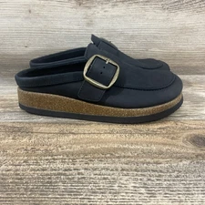 White Mountain Bueno clogs Women’s Size 8.5.