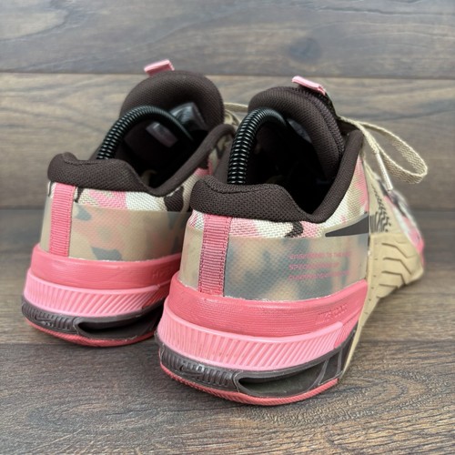 Nike Metcon 8 AMP Coral Tiza Camufladas Entrenadores - Para Mujer Talla UK 7.5 (DV9013-200) - Imagen 3 de 18