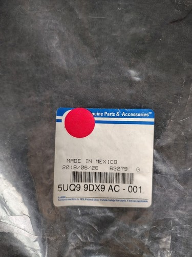 Cache arrière gauche Grand Cherokee Jeep OEM 2017-2018 5UQ99DX9AC NEUF DANS SON EMBALLAGE NOS - Photo 5/6