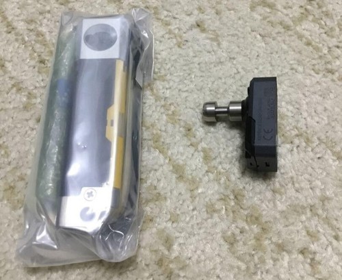 1PC New KEYENCE GS-51PC Safety Door Sensor Spring Lock - Picture 3 of 6