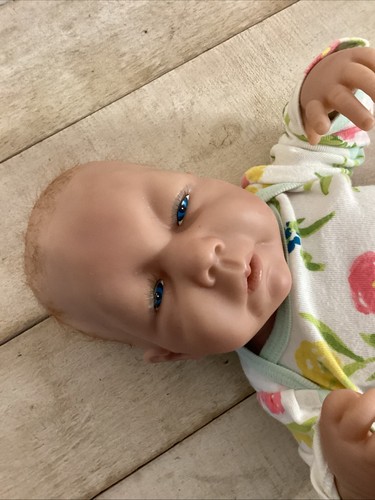 Ashton Drake ADG Reborn Baby Puppe Huti B 05 anatomisch korrekt Mädchen realistisch - Bild 3 von 9