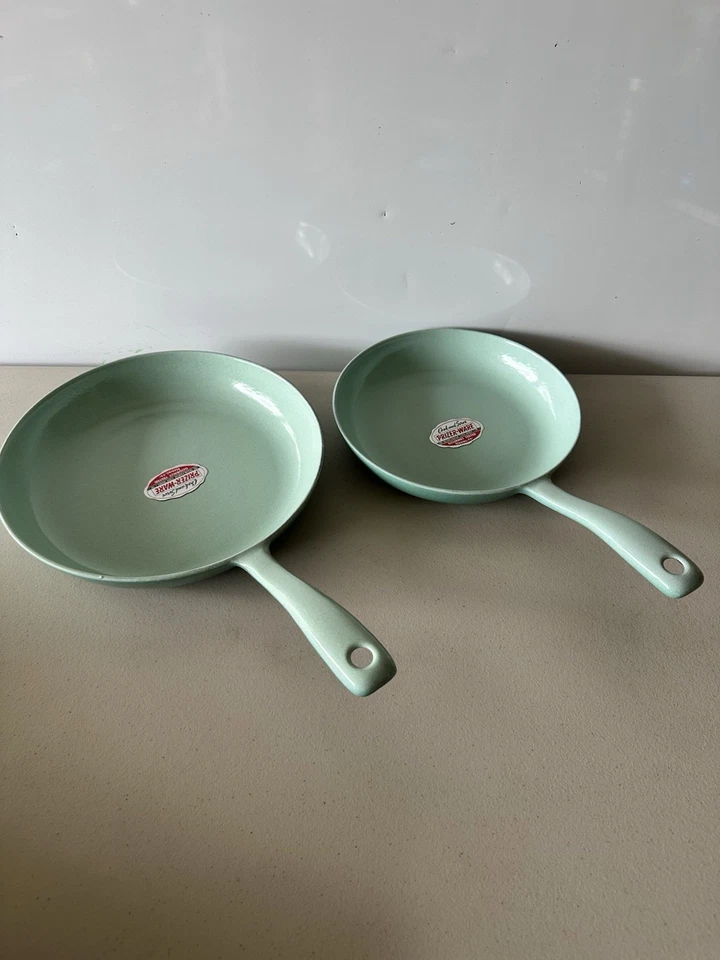 PRIZER-WARE CS1 CS2 CS3 Cast Iron Enamel Ware Turquoise Skillet VTg NOS Lot - Image 2 of 4