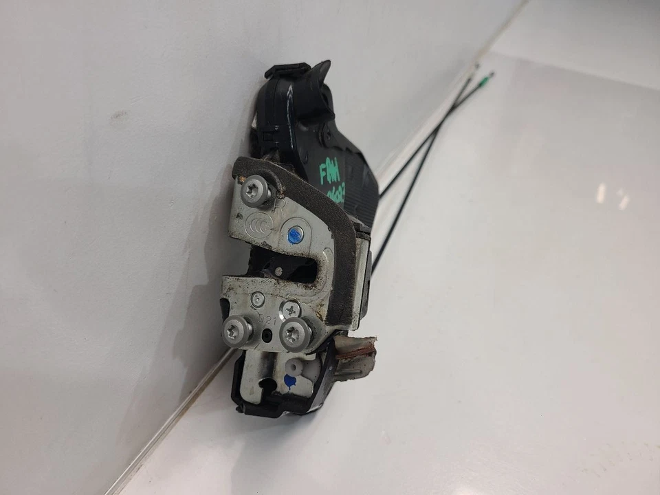 Toyota Sienna LE 2007 pasajero pestillo de puerta delantera derecha - cerraduras eléctricas Foto 4 de 4