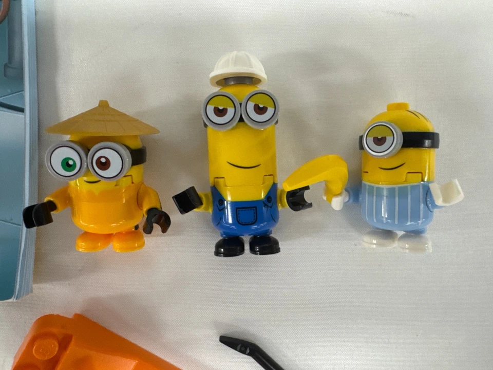 Lego 75551 Minions The Rise Of Gru Brick-Built Minions And Their Lair - Image 4 of 4