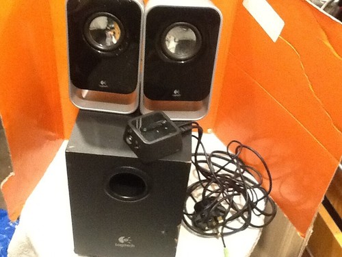 Juego de altavoces multimedia LOGITECH LS 21 PC, CD_26 - Imagen 1 de 4