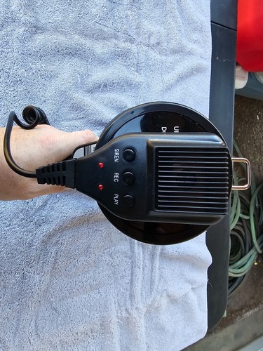 Uzi UZIMP50W Megaphone 50 Watt Recordable 13 1/2" Black ABS Housing - Picture 3 of 6