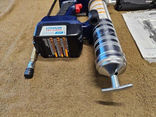 Lincoln Power Luber 1860 Oil Gun Cartridge Cordless Battery Operated 18V Case - Picture 11 of 19