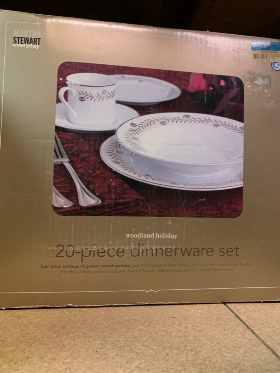 Martha Stewart Woodland Holiday Golden Wreath 20-piece dinnerware set In Box