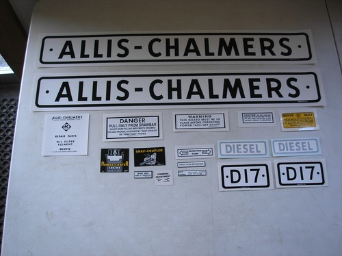 ALLIS CHALMERS D17 DECAL SET DIESEL 1957-1960 w/BLACK BAR GRILL (MYLAR) / #5232 - Picture 3 of 3