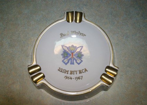 1964-1967 ROYAL CANADIAN ARTILLERY 'ISSM BTY RCA' ASHTRAY - PERSONALIZED AWARD - Picture 1 of 12