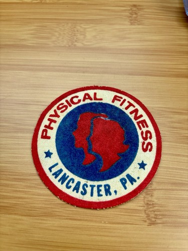 Vintage Blue Lancaster Physical Fitness Award Patch Child Seal Run USA School Pa - Bild 2 von 4