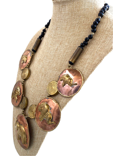 Dischi vintage artigianali/tribali boho in rame con collana elefanti in ottone, lunghezza 24-1/2" - Foto 5 di 8