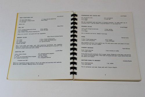 Springbrook Homemakers Club 25th Anniversary Cookbook 1955 - 1980 Bryant WI - Picture 6 of 11