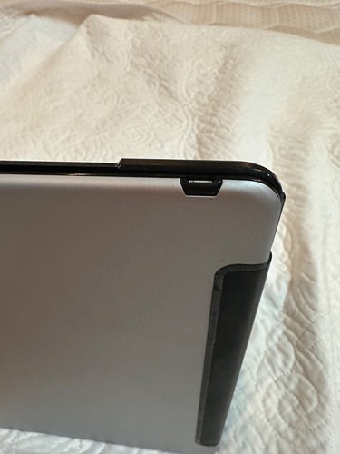 Belkin F5L151 Wireless Ultimate Keyboard Case For iPad 4th & 3rd Gen & iPad 2 - Picture 6 of 7