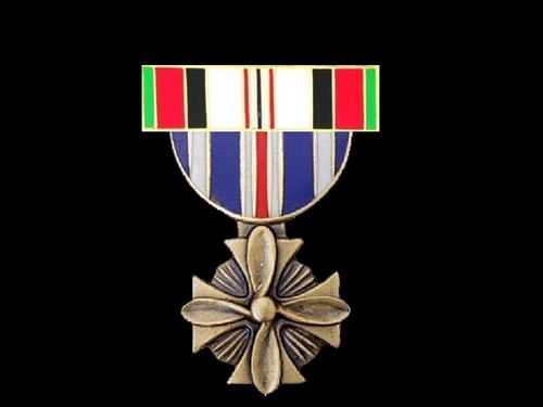 DISTINGUISHED FLYING CROSS RIBBON LAPEL PIN KOREA VIETNAM AFGHANISTAN IRAQ - Picture 2 of 26