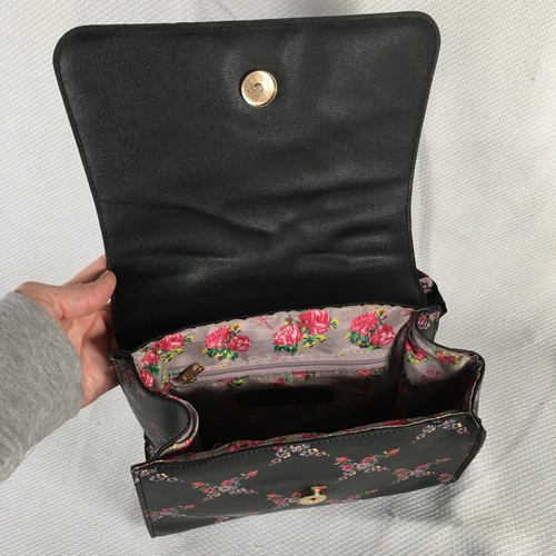 Betsey Johnson schwarz & Blumenmuster Kunstleder Top Henkel Tasche Handtasche mit Schal - Bild 9 von 13