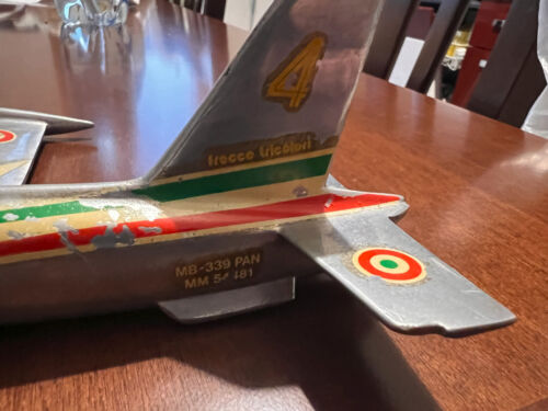 Modello Aereo FomAer Aermacchi MB-339PAN - Frecce Tricolori - Foto 6 di 8