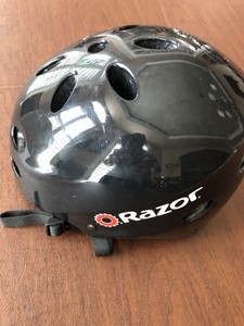 razor v17 child helmet