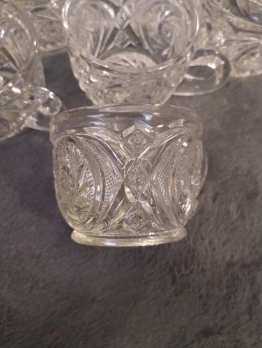 L.E. Smith Aztec Glass Punch Bowl With Stand And 39 Cups Huge Set STUNNING Heavy - Picture 15 of 16