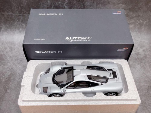 AUTOart 1/18 SIGNATURE McLAREN F1 Short Tail Road Car (Magnesium Silver) - Picture 5 of 6