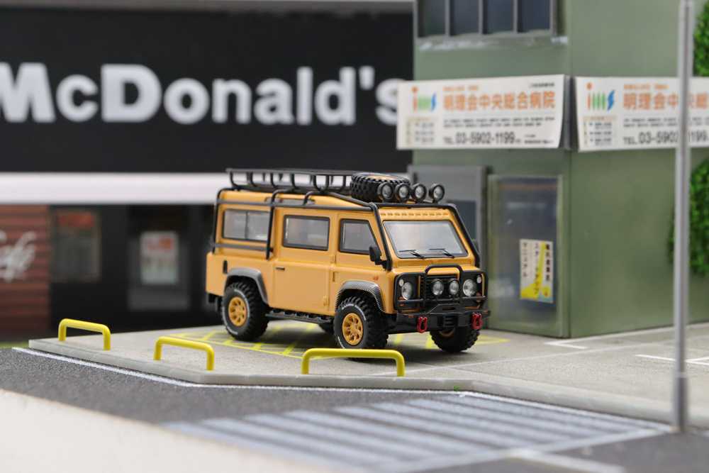 1/64 Master Land Rover Defender Van Camp Diecast Toys Car Models Collection Gift - Picture 13 of 14