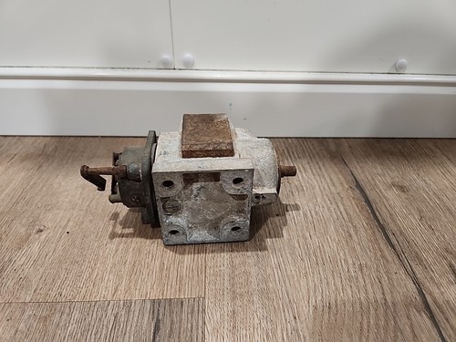 Vintage Motorcycle Magneto - Picture 13 of 17