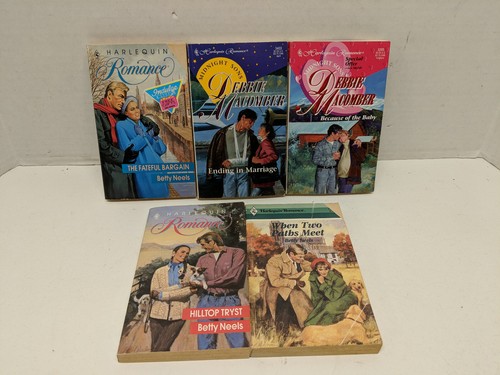 Lot of 50 Vtg Harlequin Romance Paperback Books - Picture 10 of 10