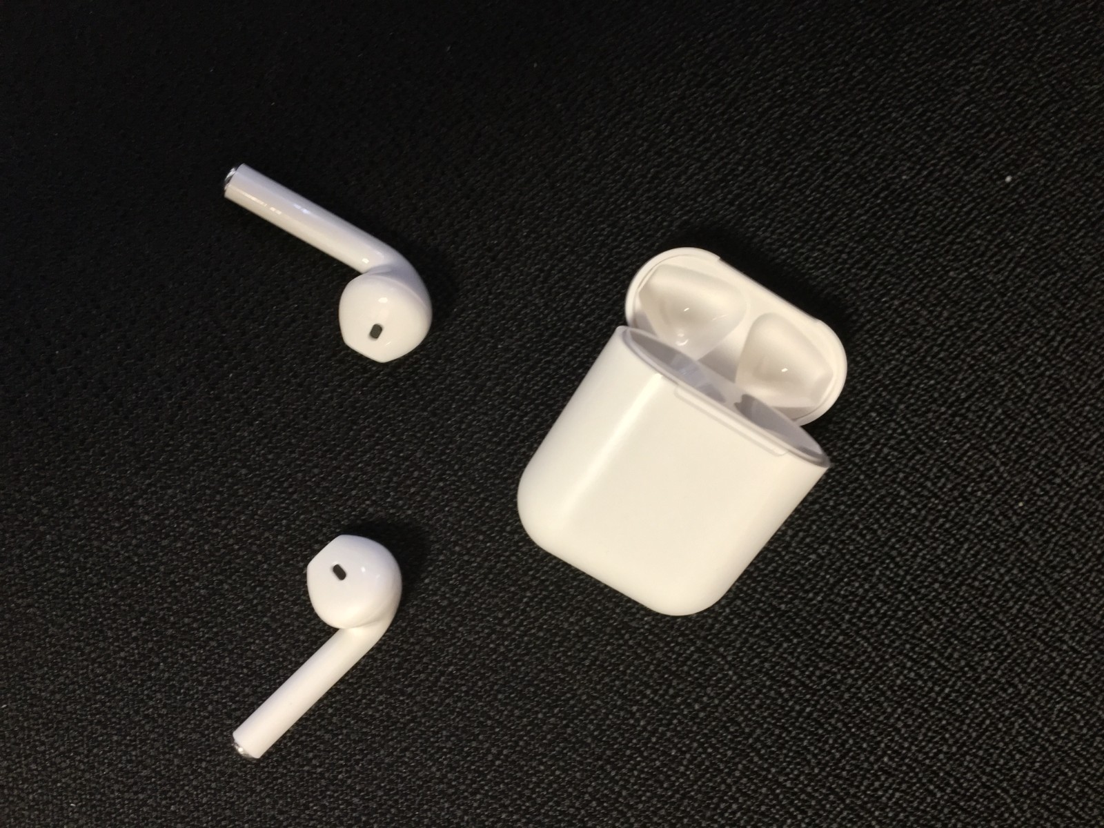 True wireless stereo bluetooth 5.0 earbuds
