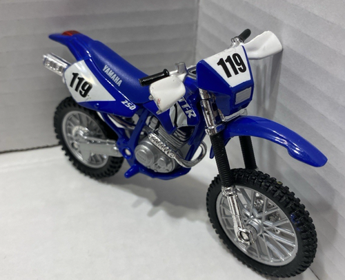 Lote 5 cantidades. Motocicleta/bicicleta de juguete Yamaha, Maisto: Triumph - Imagen 4 de 19