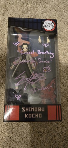 McFarlane Toys Demon Slayer Shinobu Kocho signiert von Erika Harlacher JSA 
