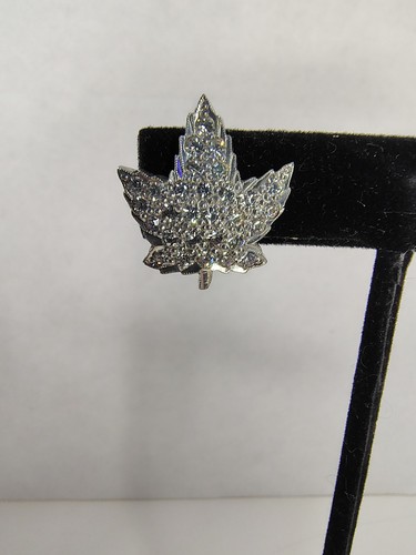 Vintage Anthony Maple Leaf Silver Tone Earrings Clear Pave Rhinestone Screwback - Picture 2 of 13