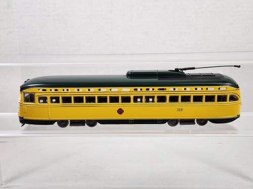 Corgi Classic PCC Streetcar TWIN CITY LINES TO ST. PAUL 319 1/50 Scale DieCast! - Picture 13 of 13