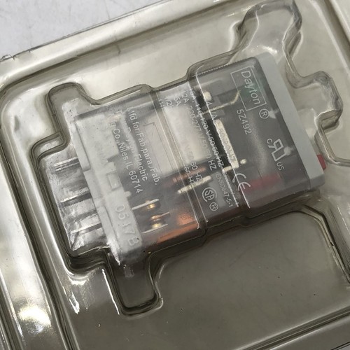 Dayton 5Z492 24VAC Relay with 6JG21 Socket 15A SPDT - New Open Box - Picture 3 of 4