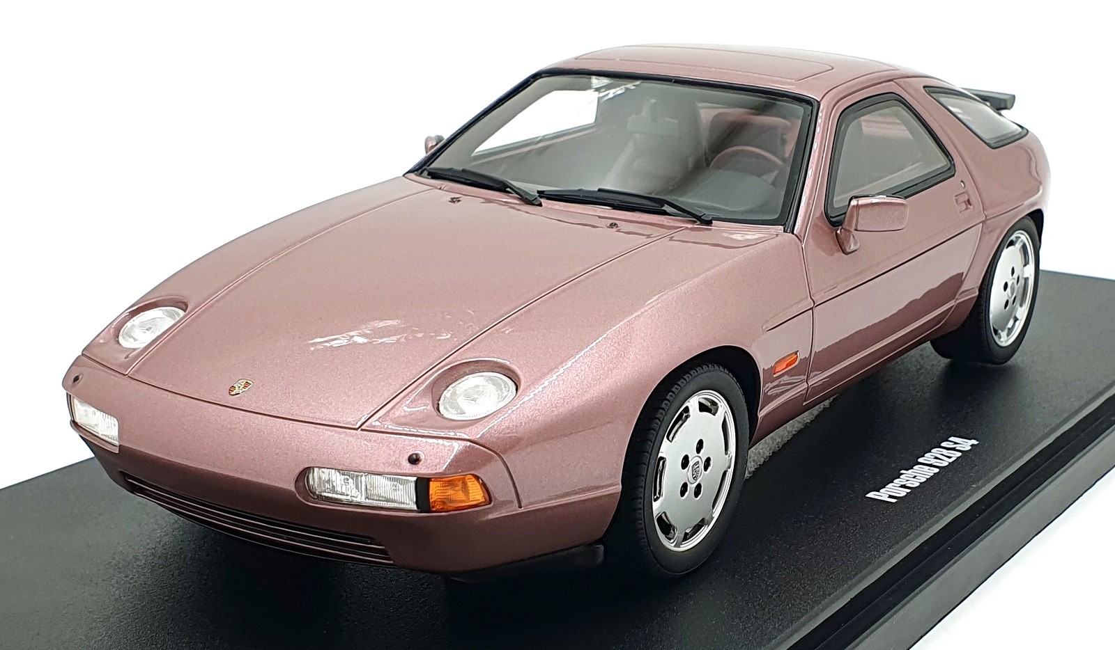 GT Spirit Porsche 928 S Coupe 1980 1:18 GT524