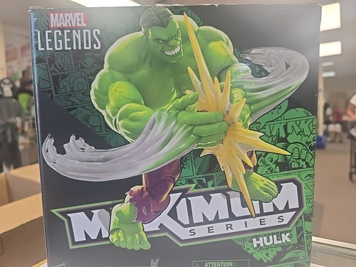 Marvel Legends Maximum Series Hulk Deluxe Hulk Comics Collectible 6-Inch Scale - Picture 4 of 5
