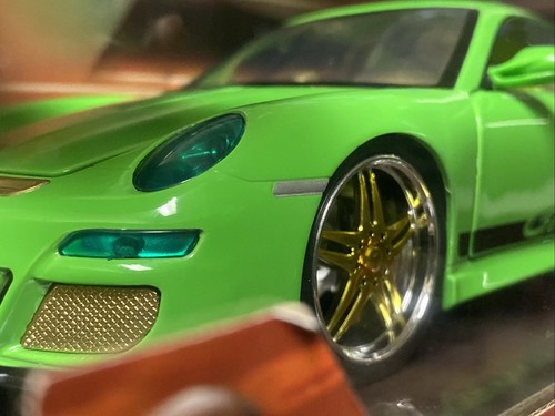 Jada Toys Porsche 911 GT3 (997) Slime Green/w Upgraded Chrome & Yellow/gold rims - Picture 8 of 16