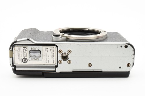 Fujifilm X Series X-M1 16.3MP Body Schwarz Digitalkamera Hervorragend++ Aus... - Bild 11 von 12