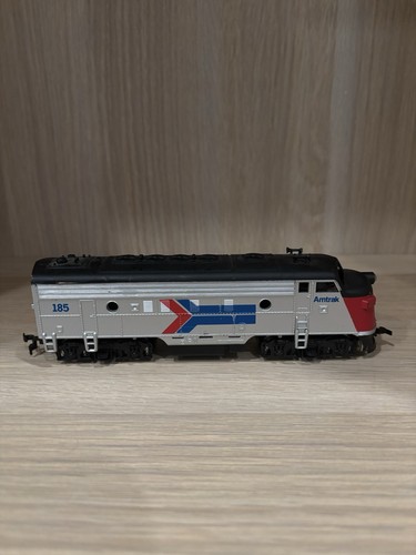 HO Mantua EMD F-7A Diesel Locomotive - Amtrak #185 - Picture 1 of 2