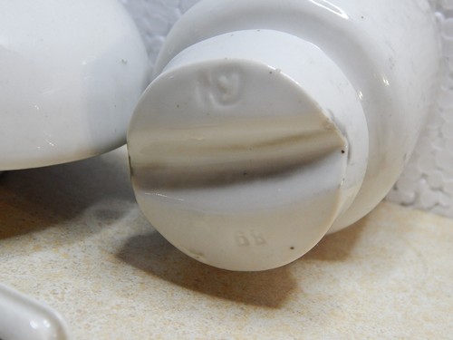 Lot of 3 Vintage Ceramic Porcelain Insulators USSR & Bulgaria 1962–1989 - Picture 5 of 17