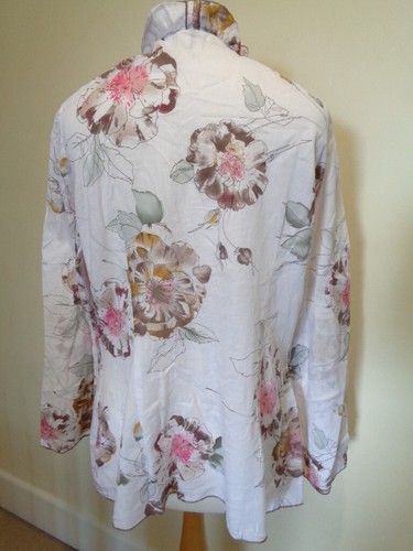 APANAGE WHITE AND MULTI FLORAL PRINT COTTON BLOUSE WITH RUFFLE TRIM - SIZE 16 - Picture 6 of 7