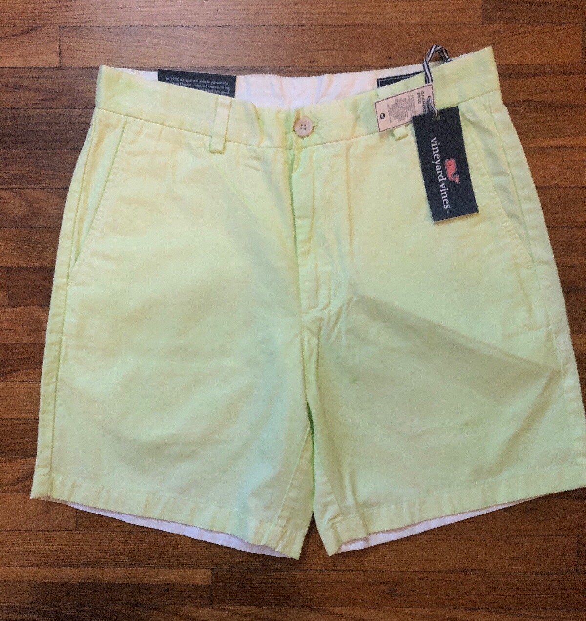 Vineyard Vines Classic Breaker Shorts Iguana Lime Green Size 30 NWT Vineyard Vines Classic Breaker Shorts Iguana Lime Green Size 30 NWT