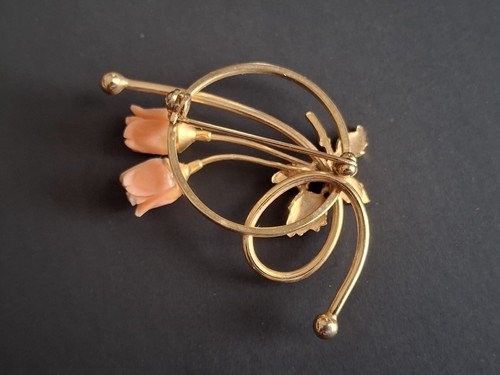 Vintage Lachs Korallen ROSEN geschnitzt STEIN Brosche Pin markenlos 1 1/4" - Bild 4 von 11