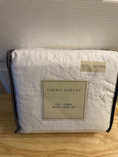 NIP Laura Ashley White Adelina Ruffles Full/Queen Duvet Cover & Shams Set - Picture 3 of 4