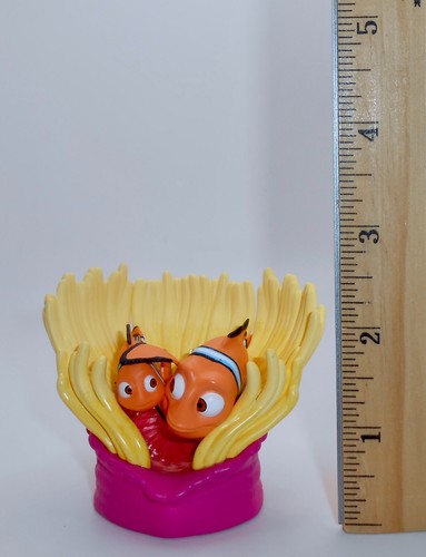 Hallmark Ornament 2023 MARLIN & NEMO Finding Nemo DISNEY PIXAR 20º ANIVERSARIO. H38 - Imagen 6 de 6