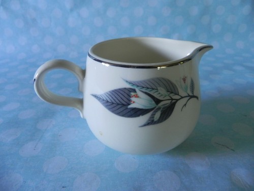 Homer Laughlin Rhythm Lotus Hai Muster Milchkännchen Blau Platinrand Vintage USA - Bild 3 von 9