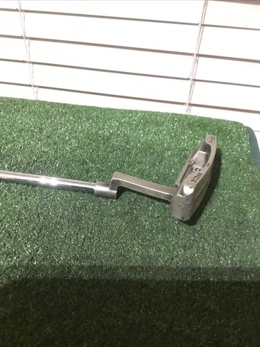 Ping Redwood Anser Black Dot Putter 35 Inches (RH) - Picture 6 of 11