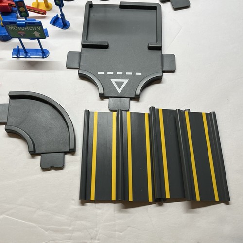 Matchbox Motorcity 200 Pieces Track Diecast Car Playset Roadway 1978 1979 - Picture 4 of 14