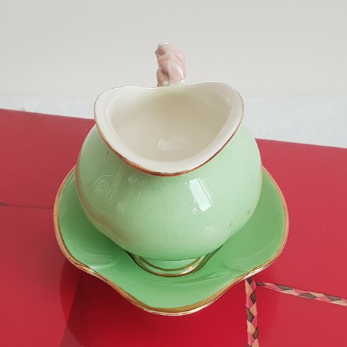 Barco de salsa verde vintage Royal Winton Grimwade ""lirio de miel"" adorno dorado - Imagen 4 de 12